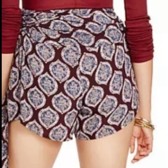 Free People Boho Shorts | Extreme Solid Wrap Tie Waist Shorts Women’s size 2 - Picture 3 of 16